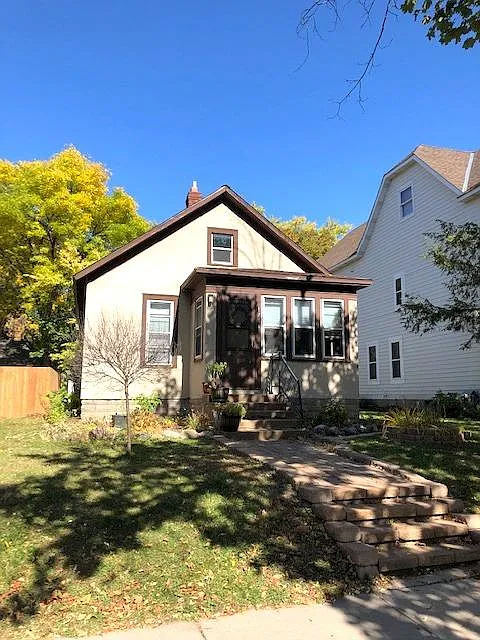 1704 2nd Ave N