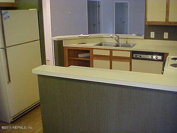 3rd image of 8021 Copperfield Cir S