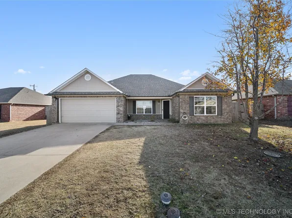 11104 E 123rd St N, Collinsville, OK 74021