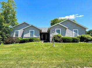 3009 Marynoel Ave, Bettendorf, IA 52722
