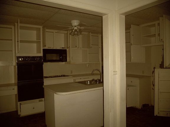 3rd image of 805 E Crestwood Dr