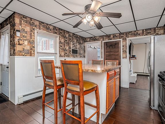 4th image of 663 Millbury St