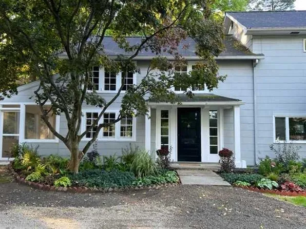86 LIVINGSTON, Rhinebeck, NY 12572