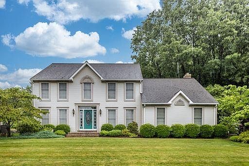 1st image of 5126 Wolf Run Dr