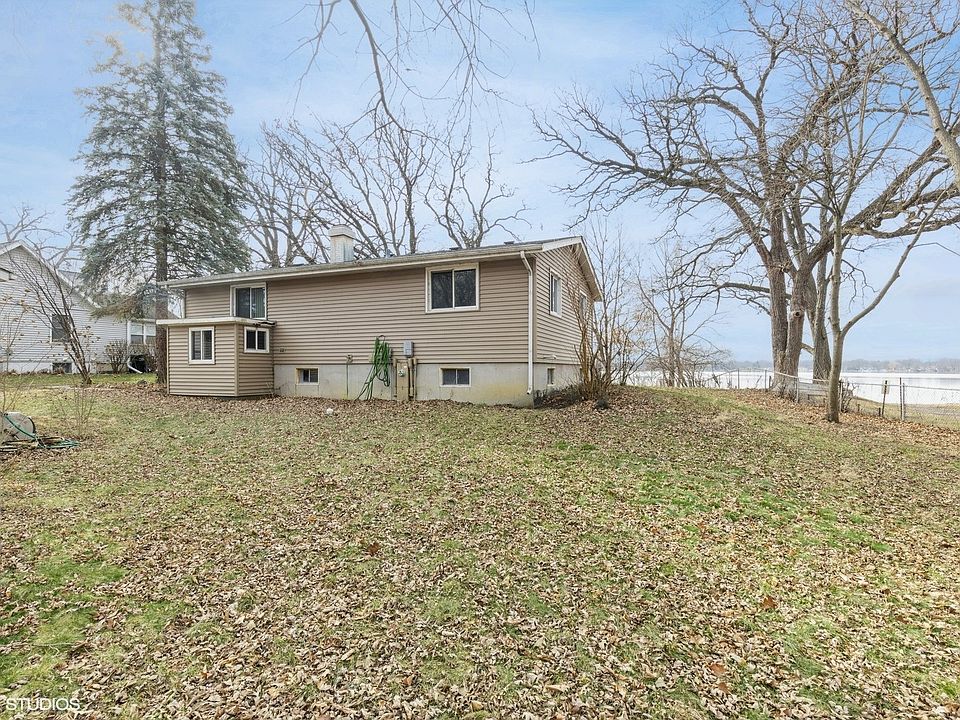 4715 W Lakeshore Dr, Mccullom Lake, IL 60050 Zillow