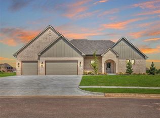 8008 Goldfinch Dr, Guthrie, OK 73044