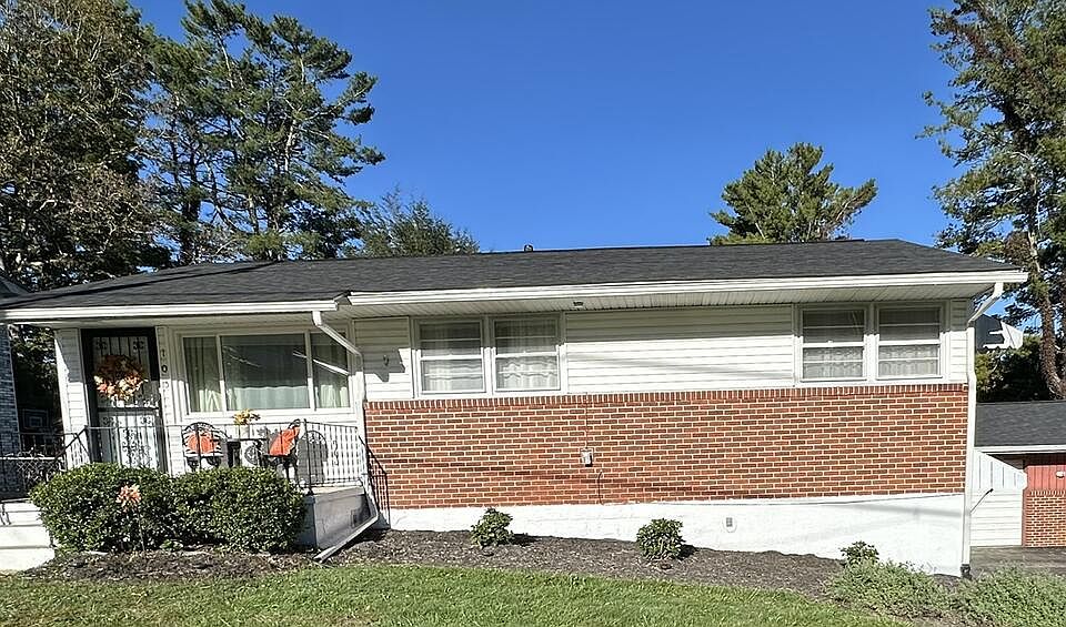 1st image of 105 Holliday Dr