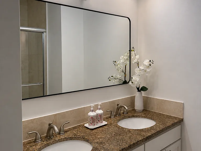 2555 W Moffat St #D — Photo 7
