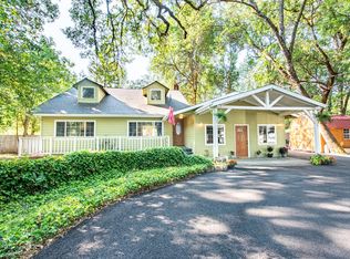 375 Connie Ln, Merlin, OR 97532