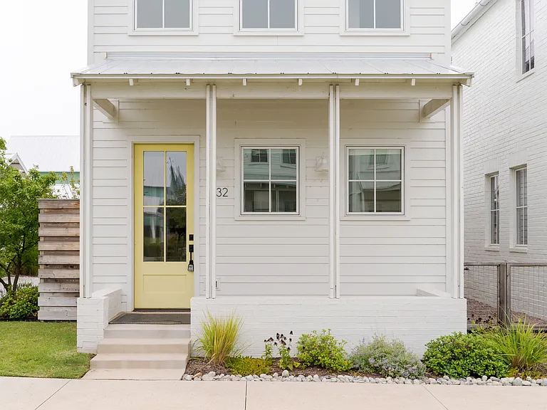 1032 Hangar Dr — Photo 28