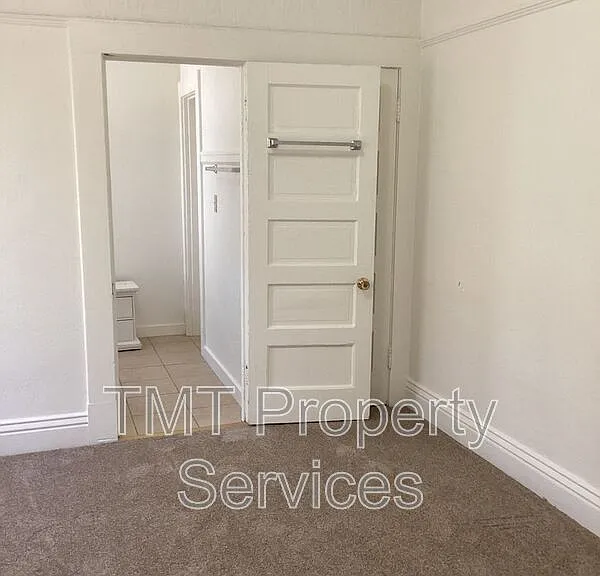 719 19th St #1 — Photo 8