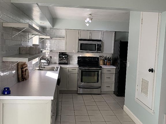 4th image of 7214 Fireside St