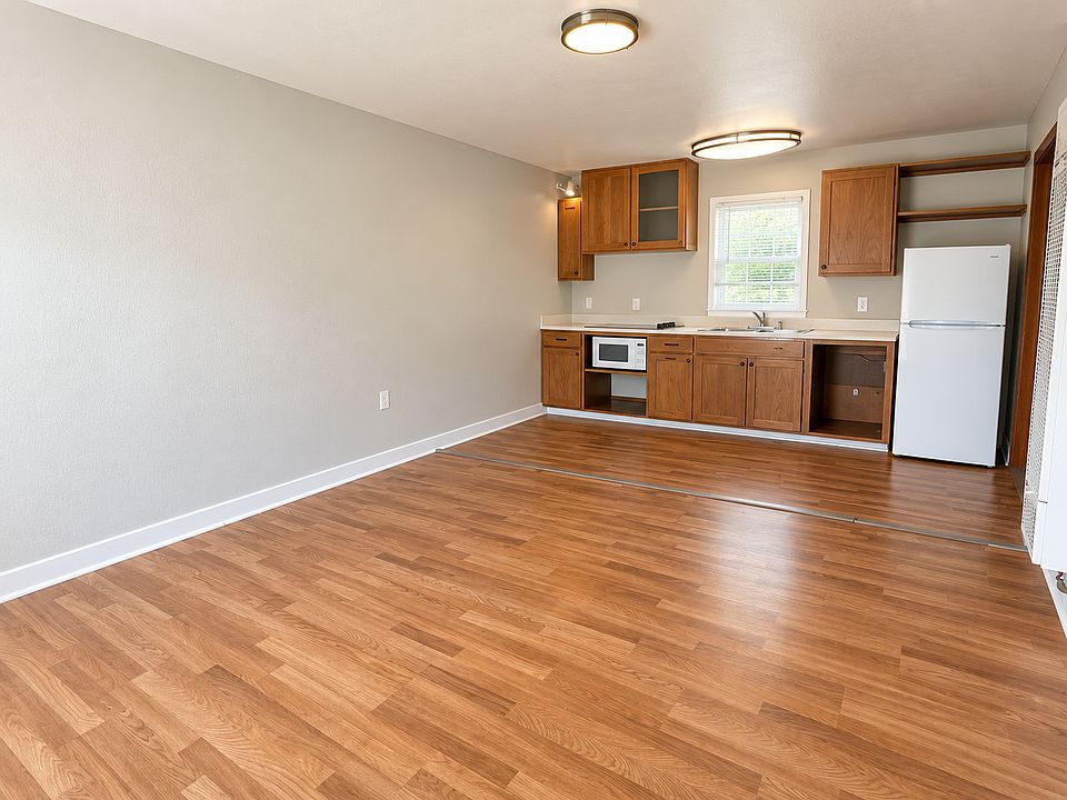 1st image of 1403 E Main St #113