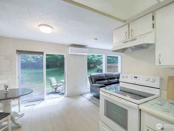 5th image of 7411 Fairview Road SW #24