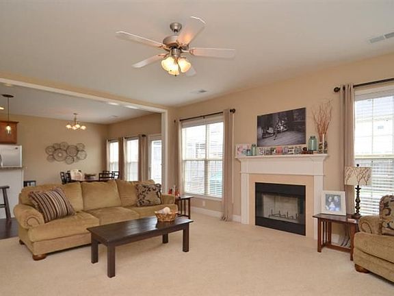 2nd image of 3872 Winthrop Dr