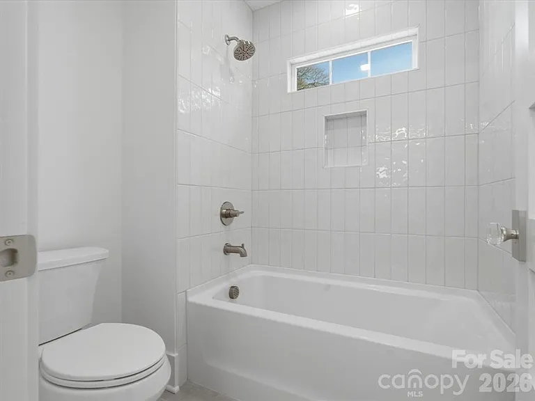 431 W Peterson Dr — Photo 18