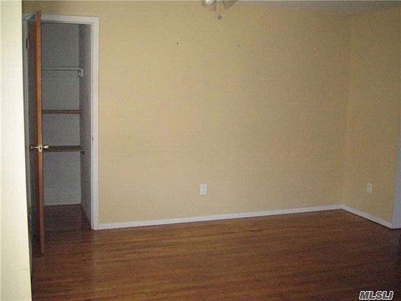3rd image of 190 Bayville Ave APT 5