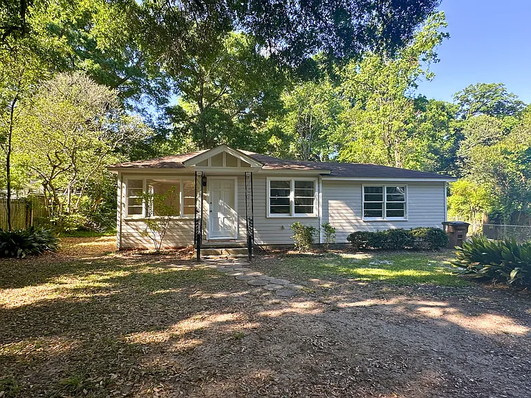 5207 Azalea Cir S — Photo 1