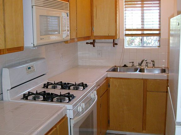 4th image of 26755 Cortrite Ave #B