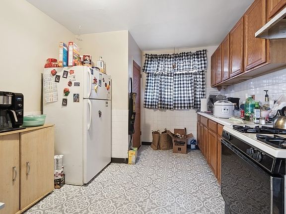5th image of 1331 W Sherwin Ave #A1