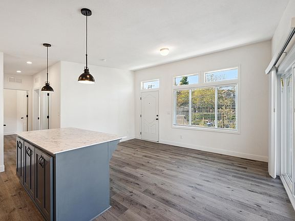 5th image of 5491A Paradise Dr