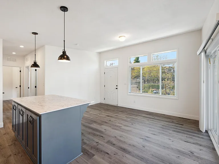 5491A Paradise Dr — Photo 5