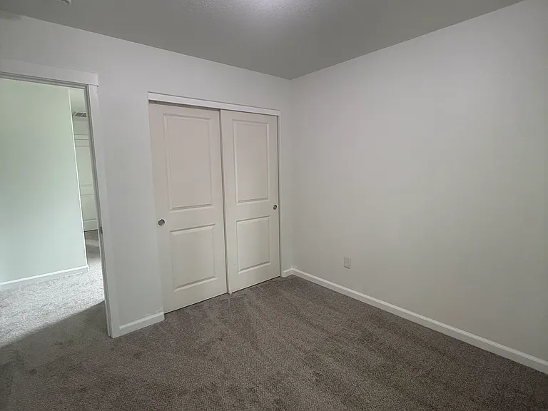 18148 NE Everett Ct — Photo 8