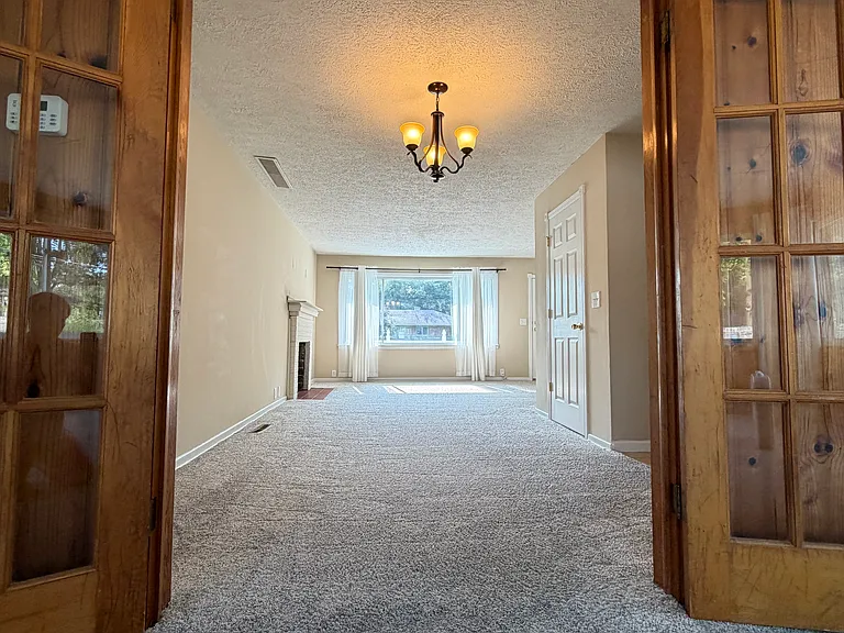 405 Jefferson Blvd — Photo 9