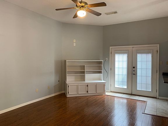 5th image of 224 Almond Dr
