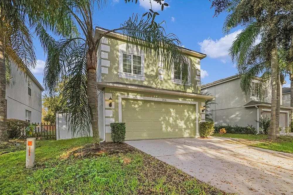 4 bed, 2.5 bath, 1586 sqft, $2,500 — Photo 2