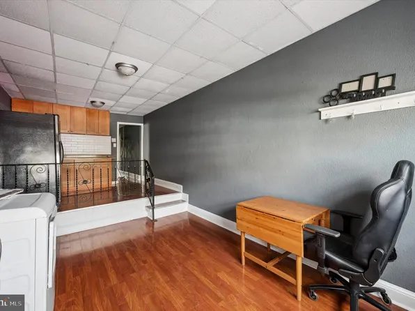 613 S 52nd St, Philadelphia, PA 19143