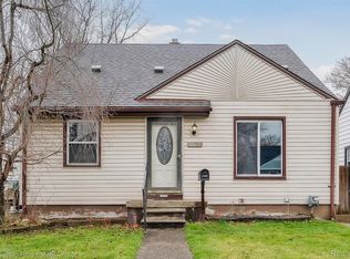 29711 Quinkert St, Roseville, MI