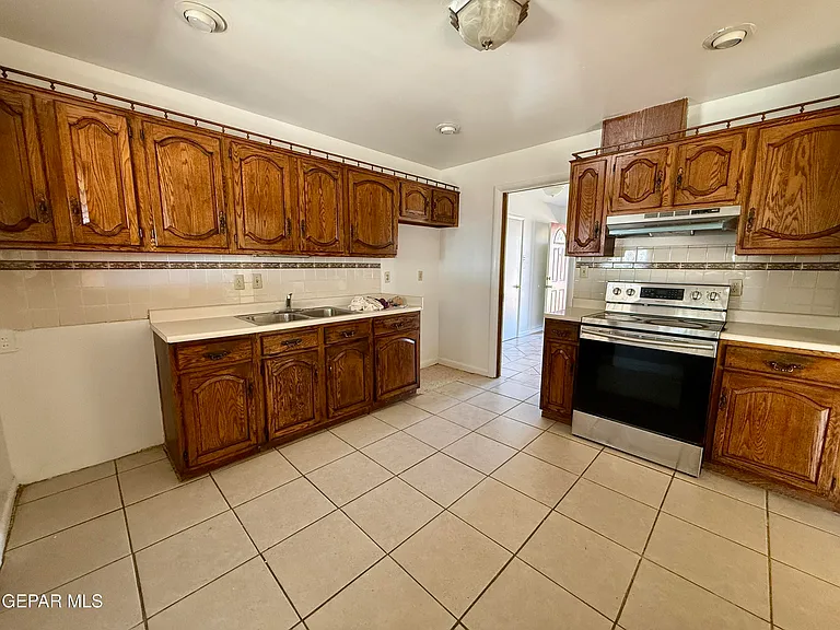 2900 Polk Ave — Photo 10