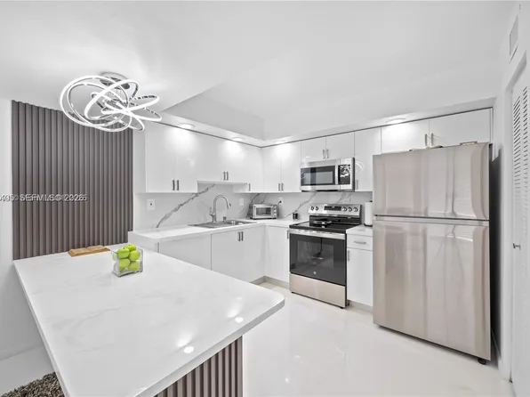 8810 SW 132nd Pl, Miami, FL