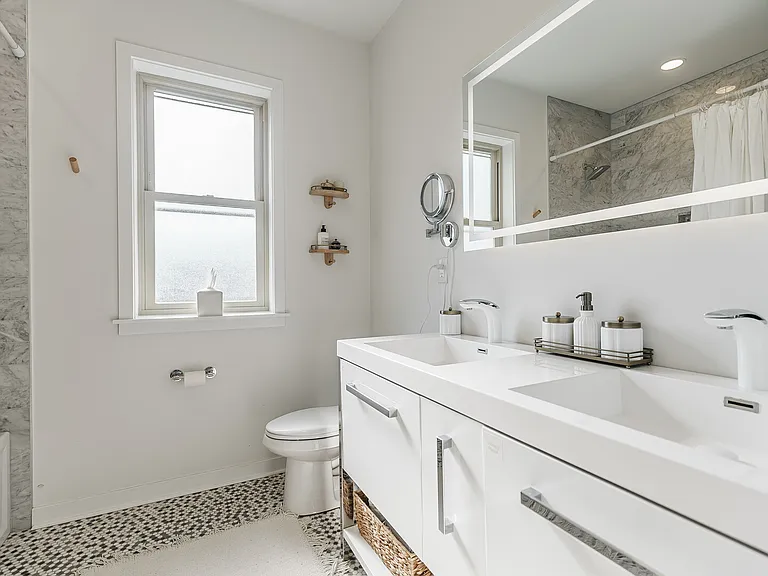 Poplar St — Photo 15