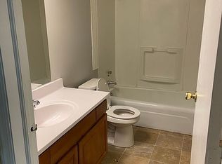 24 Charleston Sq, Cleveland, OH 44143