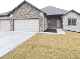 757 E Gallup Hill Rd, Nixa, MO 65714