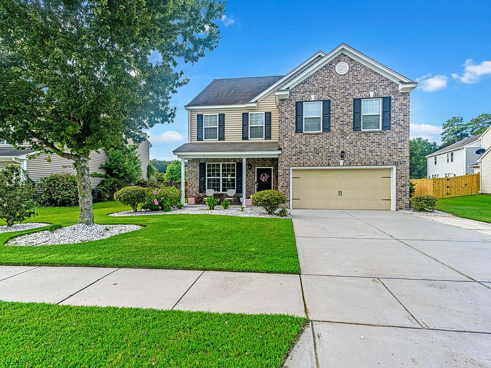 1st image of 215 Medford Dr