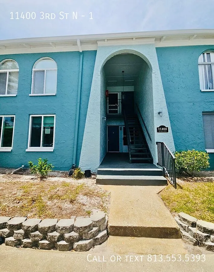 Sign Your Lease Today & Get Your First Month's Rent Free + 50% Off Application Fee!! || Convenien... — Photo 3