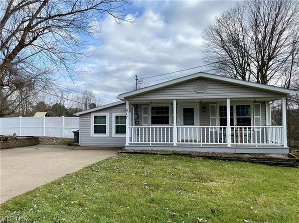 17 Colonel Phelps Ct, Parkersburg, WV 26104