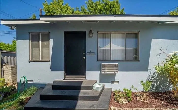 280 S Santa Anita Ave — Photo 4