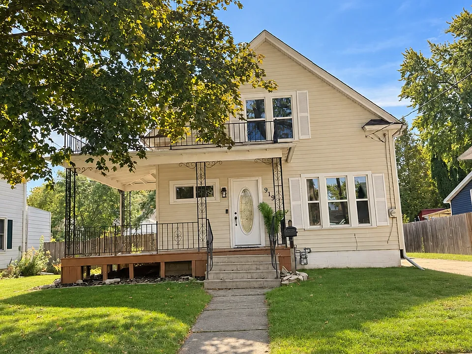 919 W 4th St