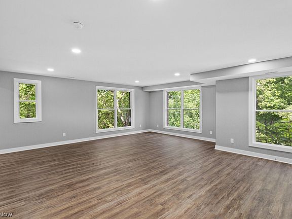 3rd image of 11209 N Park Pl #S/l-11