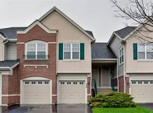 464 Pine Lake Cir, Vernon Hills, IL 60061