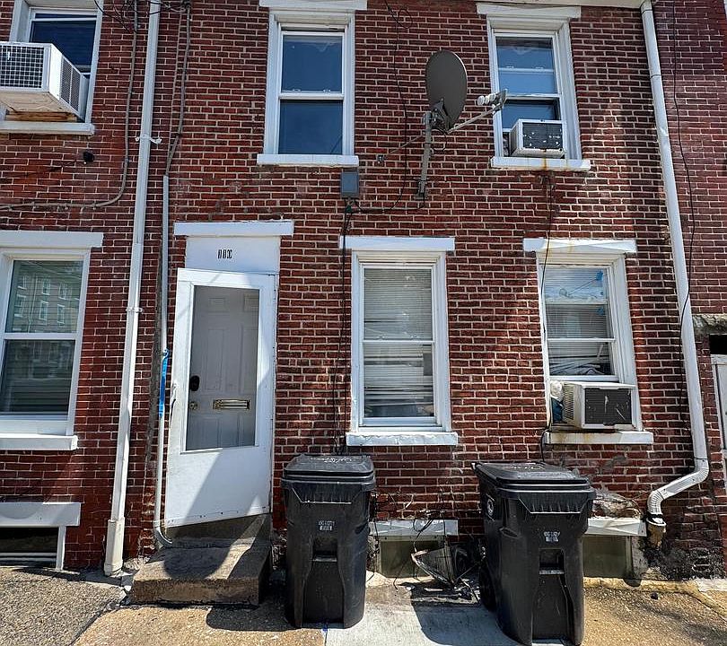 1st image of 110 N Van Buren St