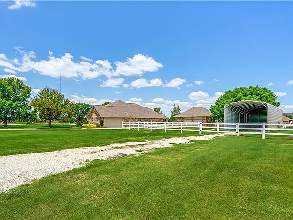 5th image of 4876 Pebble Creek Dr