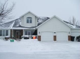 4614 Loamy Hills Pl, Grand Forks, ND 58201