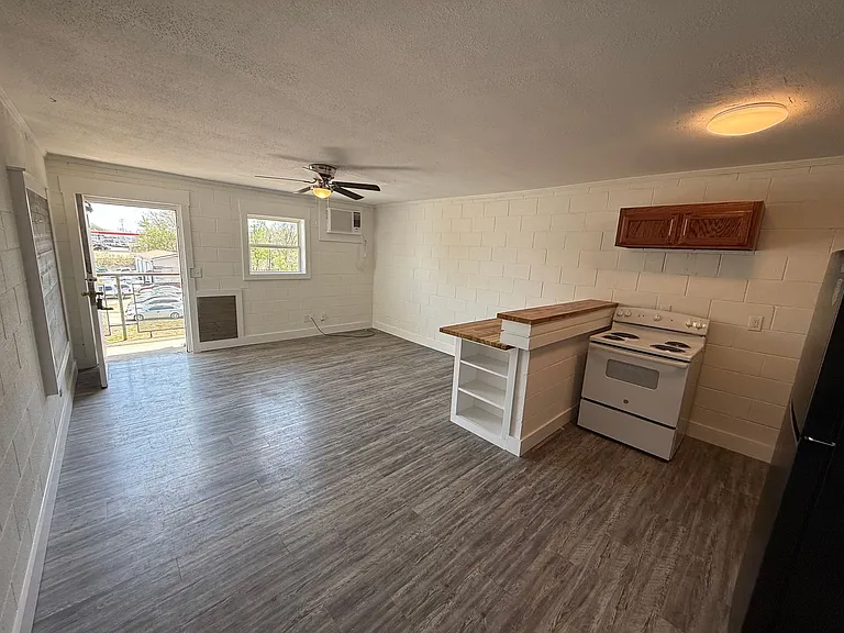 626 Power St #7 — Photo 6