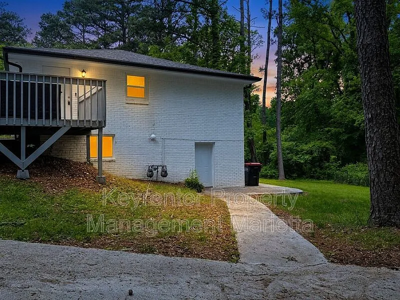 Building Photo - 1138 Gerald Pl SW #B