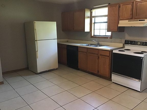 4th image of 1629 Shelby Dr APT C